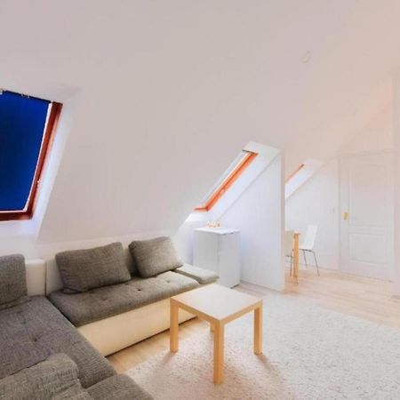Oliver Inn Балатонлеле Екстериор снимка