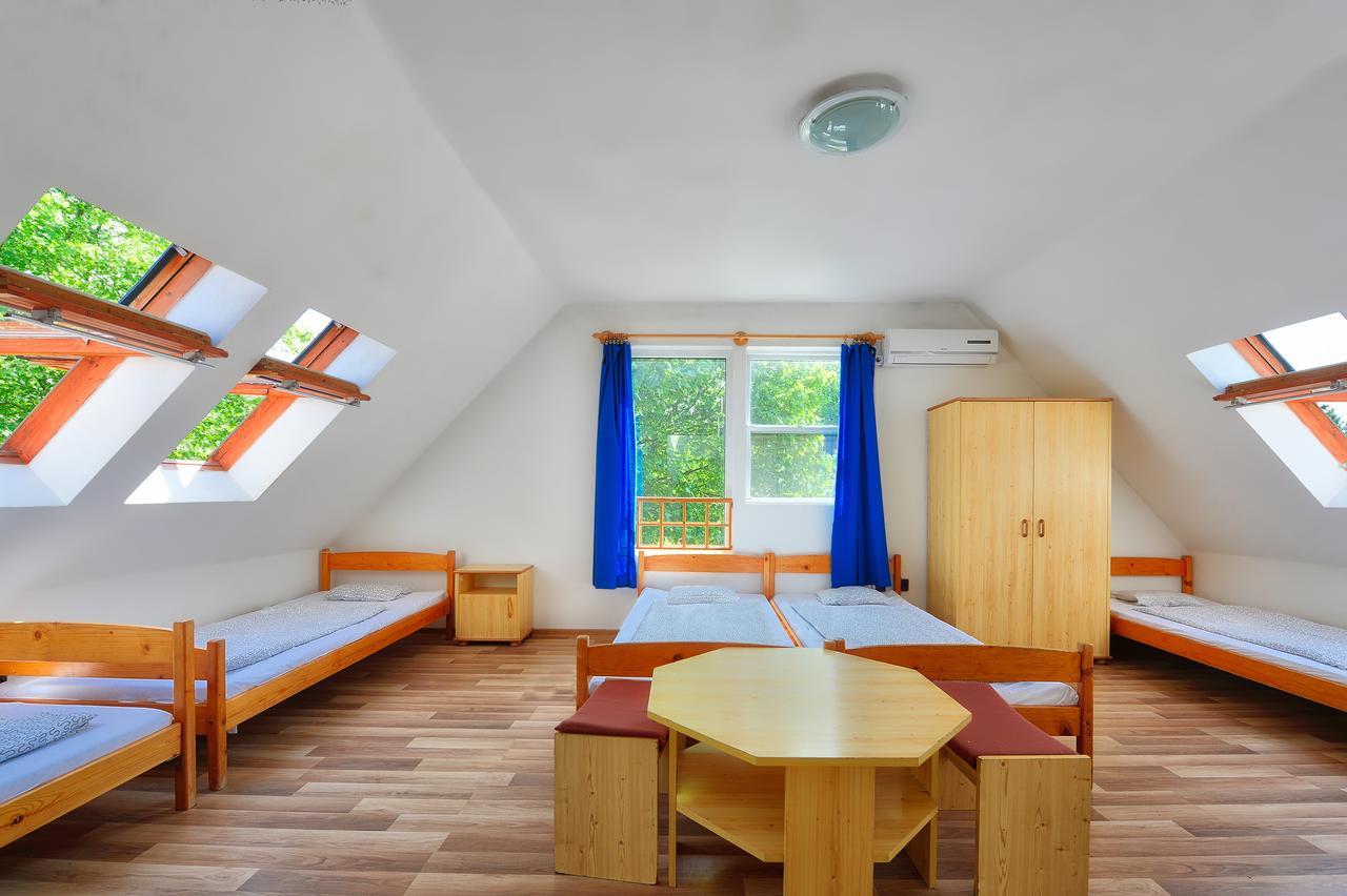 Oliver Inn Балатонлеле Екстериор снимка