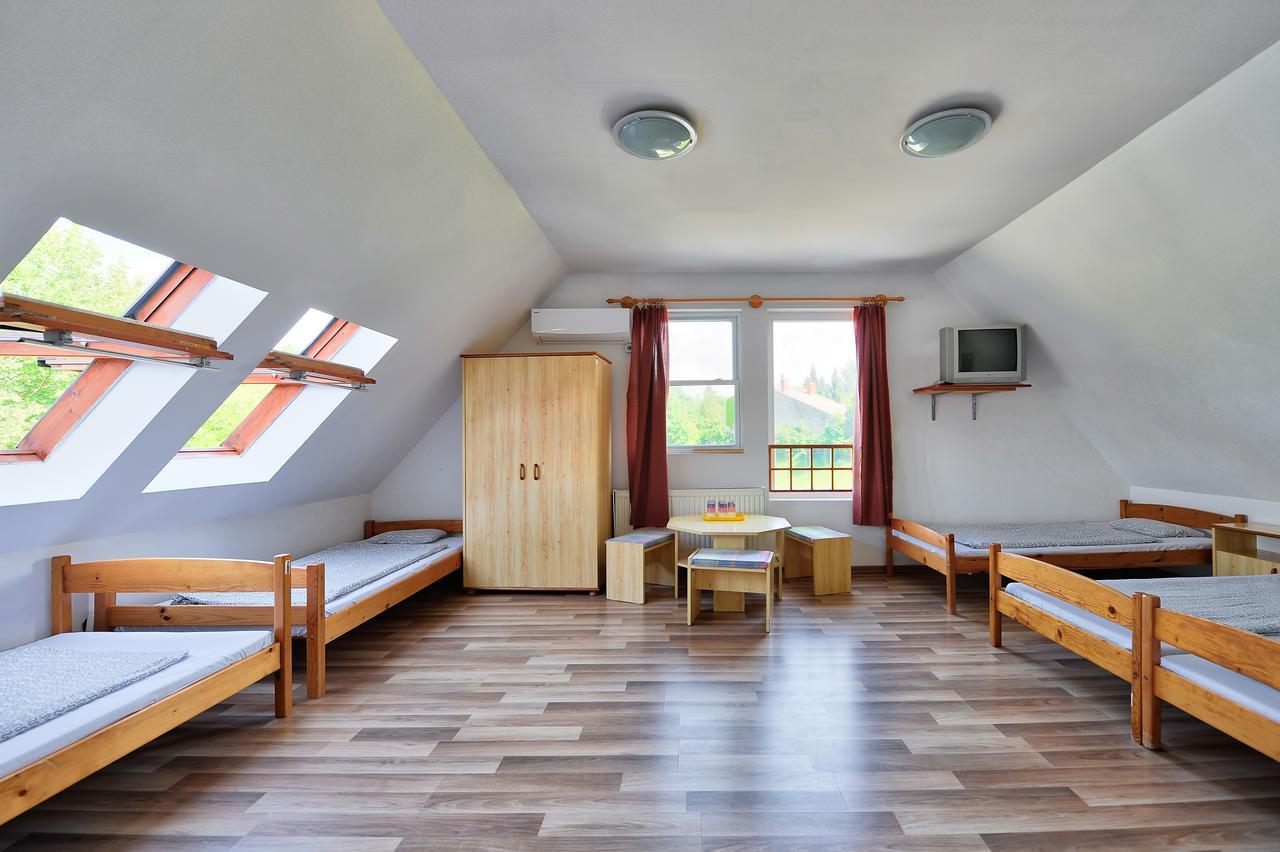 Oliver Inn Балатонлеле Екстериор снимка